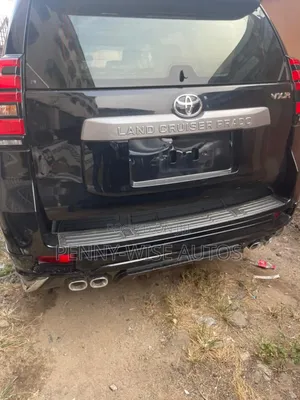 Toyota Land Cruiser Prado 2022 Black