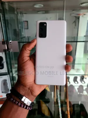 Photo - Samsung Galaxy S20 FE 128 GB White