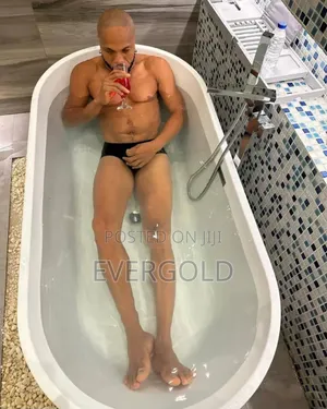 England White Bath Tub With Bath Mixer Tap
