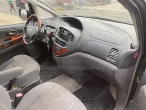 Toyota Previa Automatic 2002 Green