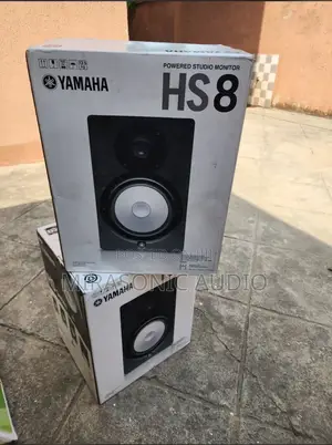 Yamaha HS8 Powered Studio Monitor Speaker – Black