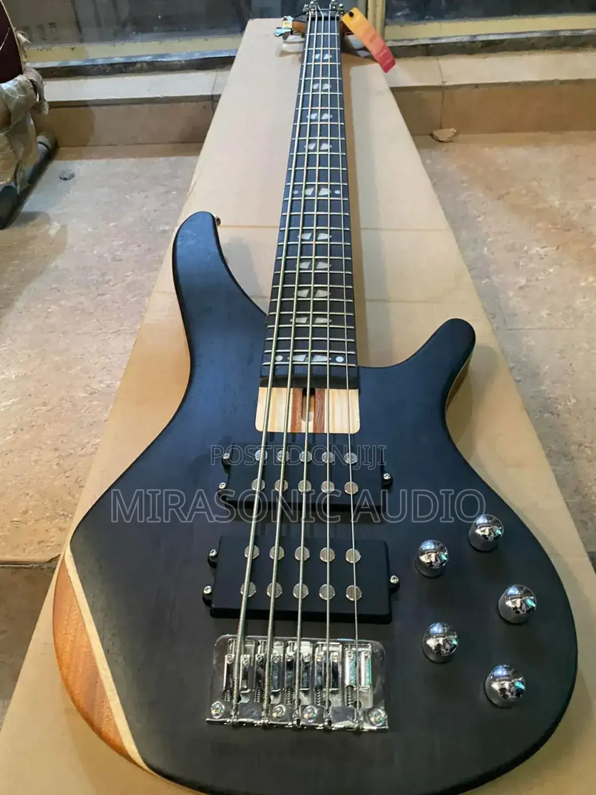 Bullfighter Active 5 Strings Bass Guitar