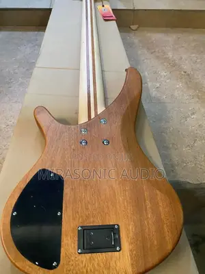 Bullfighter Active 5 Strings Bass Guitar