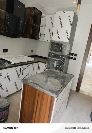 Photo - 4bdrm Duplex in Adeniyi Jones for sale