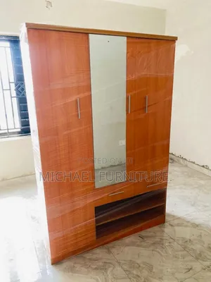 4 by 6 Wardrobe With 1 Mirror