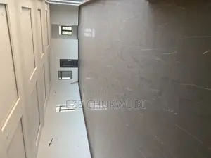 Available Show Room/Office Space