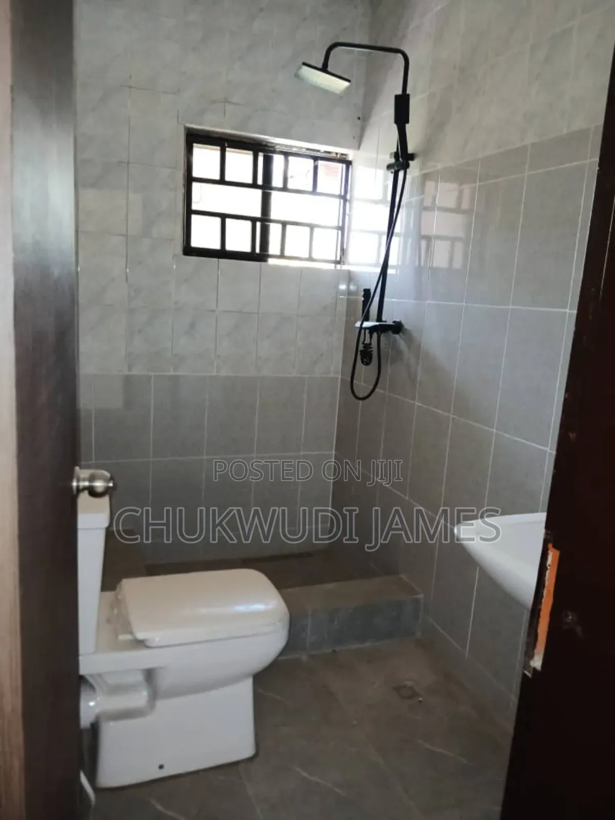3bdrm Block of Flats in Wuse. Estate for rent
