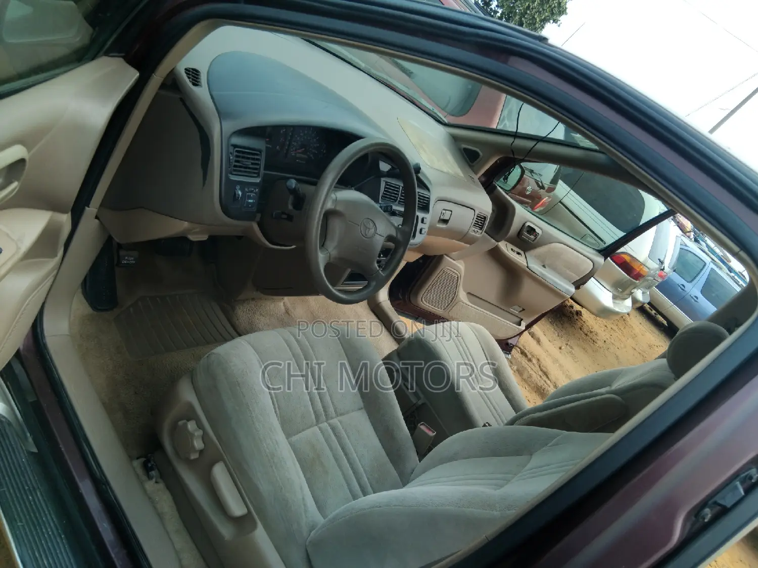 Toyota Sienna LE & 1 hatch 2000 Brown