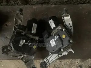 Engine Wiper Ford Escape 2013