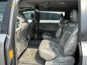 Toyota Sienna XLE 8 Passenger 2012 Silver
