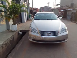 Lexus ES 350 2011 Gold