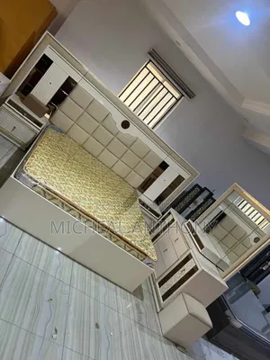 Executive Bed Frame With the Dress Mirror