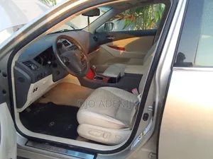 Lexus ES 350 2011 Gold
