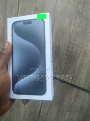 New Apple iPhone 15 Pro Max 256 GB Silver