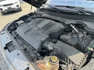 Land Rover Range Rover 3.0L Supercharged 2017 Blue