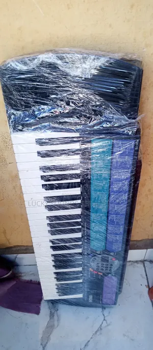 Yamaha Keyboard PSR 77