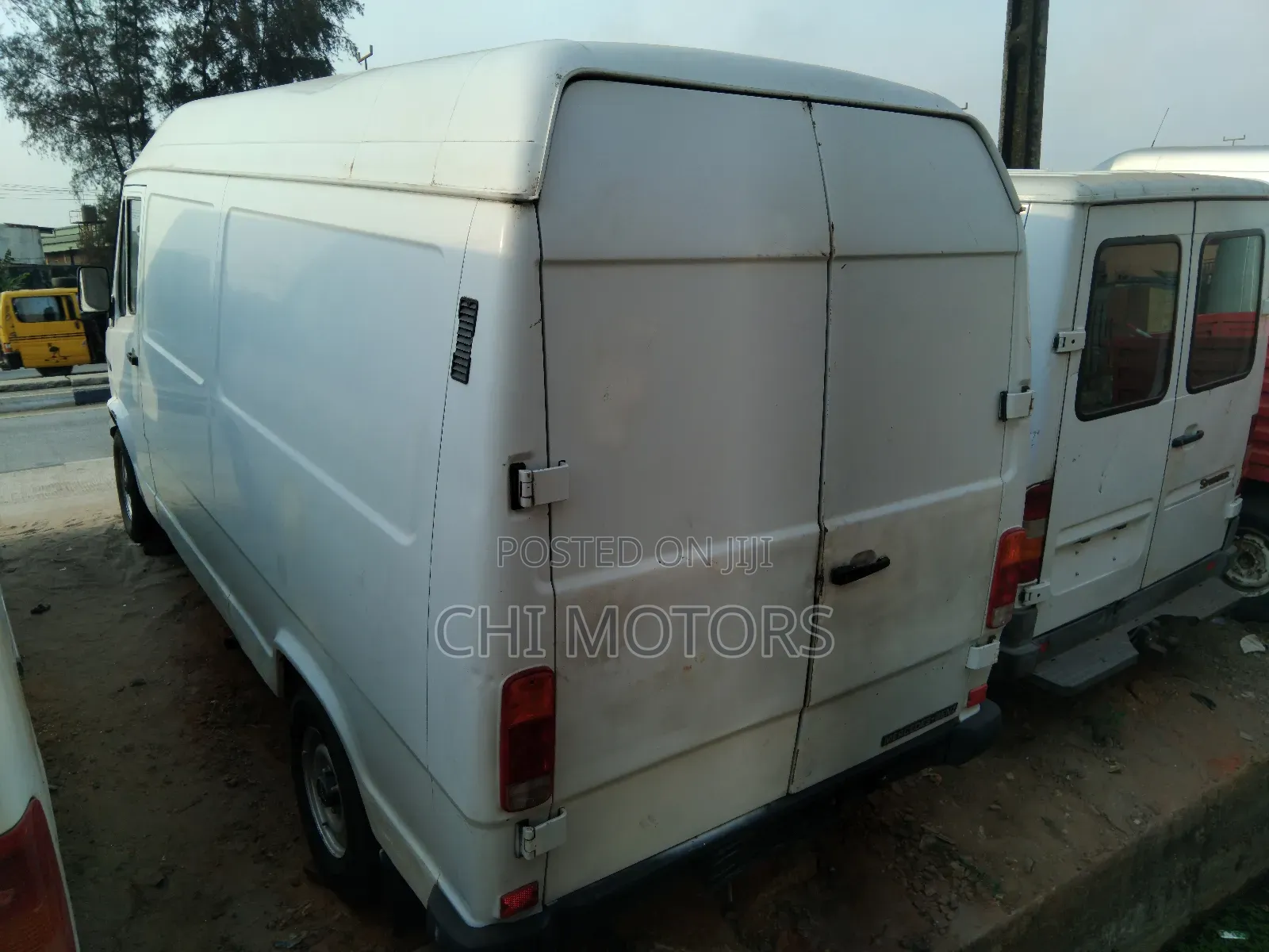 Mercedes-Benz Tourismo 2000 White