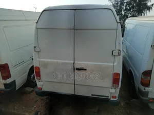 Mercedes-Benz Tourismo 2000 White