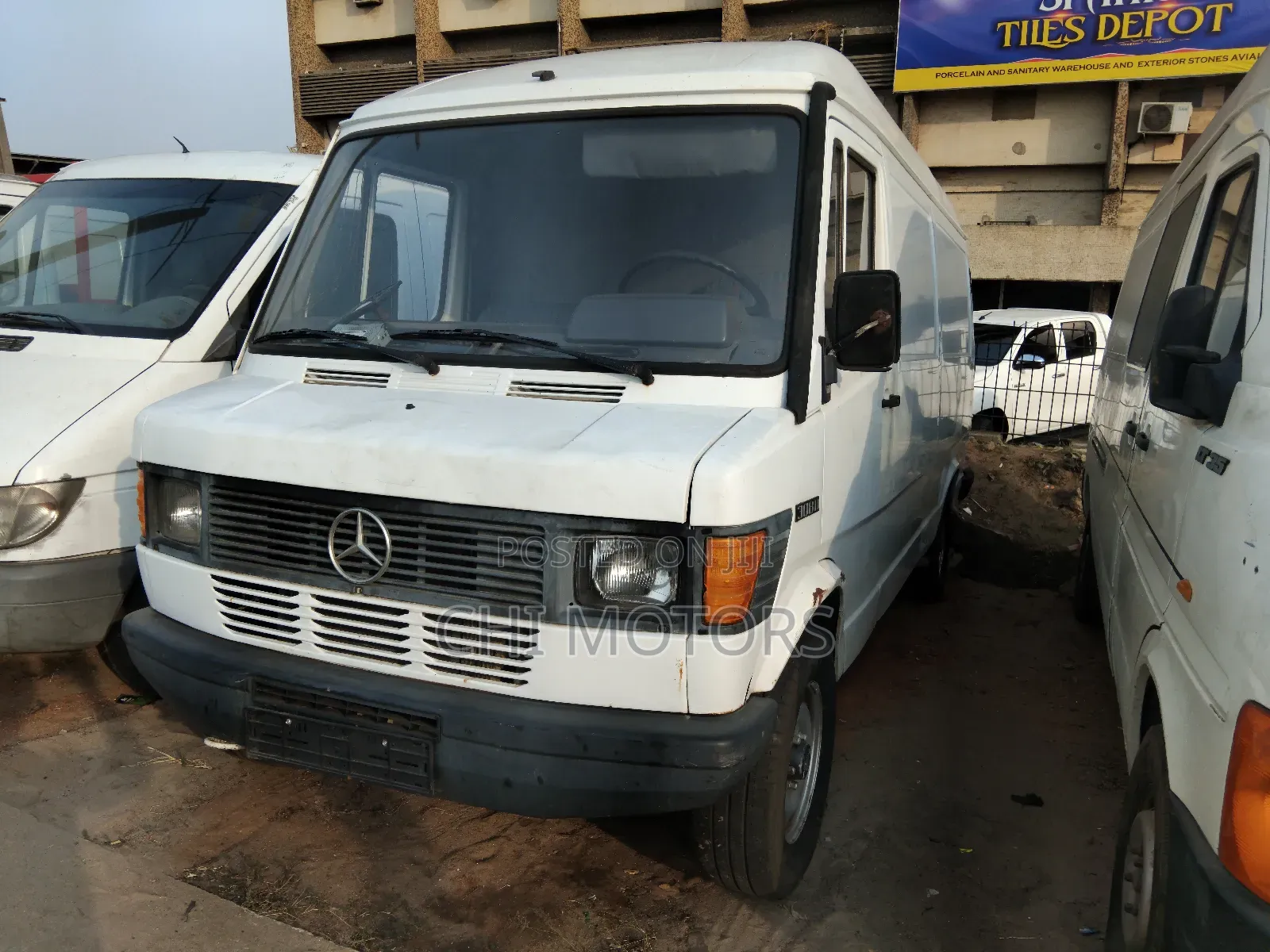 Mercedes-Benz Tourismo 2000 White