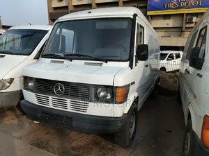 Mercedes-Benz Tourismo 2000 White