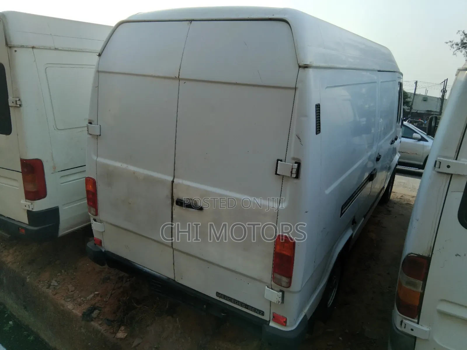 Mercedes-Benz Tourismo 2000 White