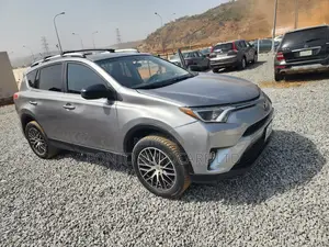 Toyota RAV4 LE FWD (2.5L 4cyl 6A) 2016 Gray