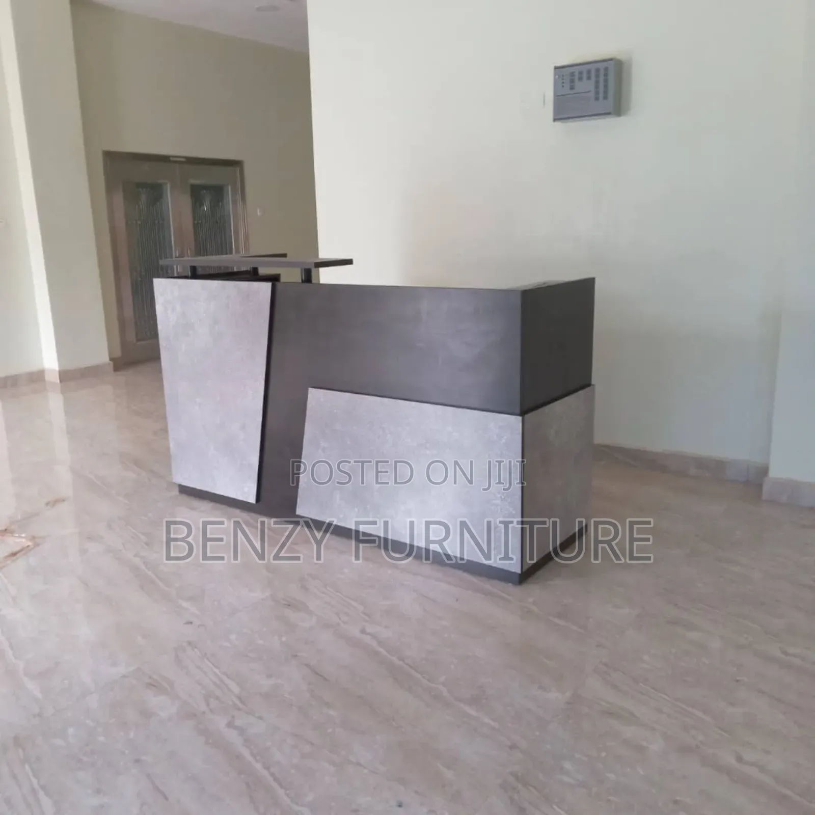 A Unique Receptionist Table