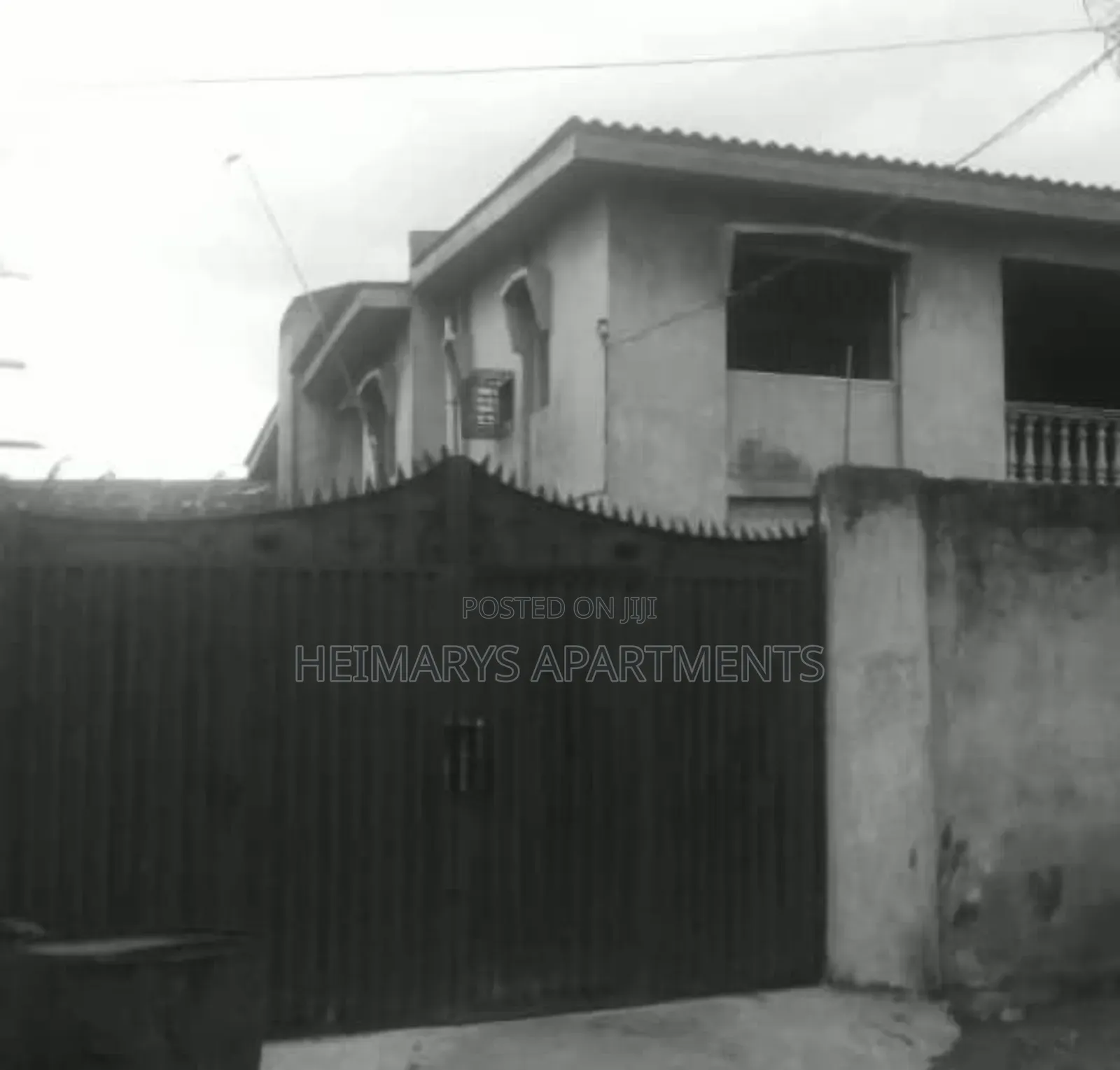 9bdrm Duplex in Pen Cinema for sale