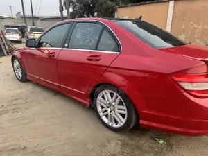 Photo - Mercedes-Benz C300 2008 Red