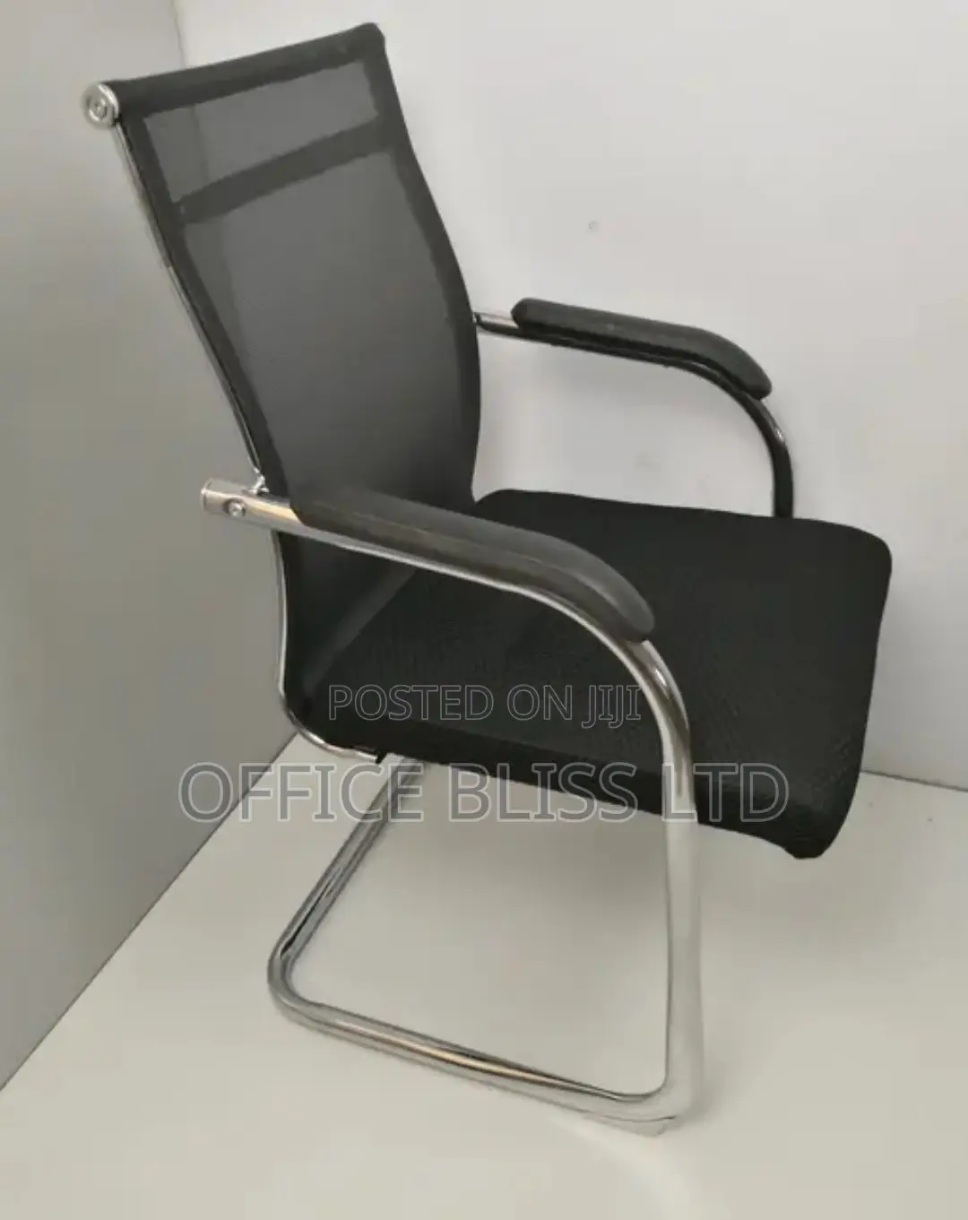 Mesh and Foam Visitors Chair
