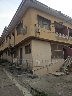 3bdrm Block of Flats in Adeoni Estate Ojodu for sale