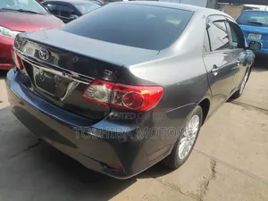 Toyota Corolla 2011 Gray