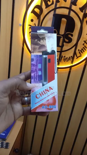 Handy Fake Money Detector With Torch - Red