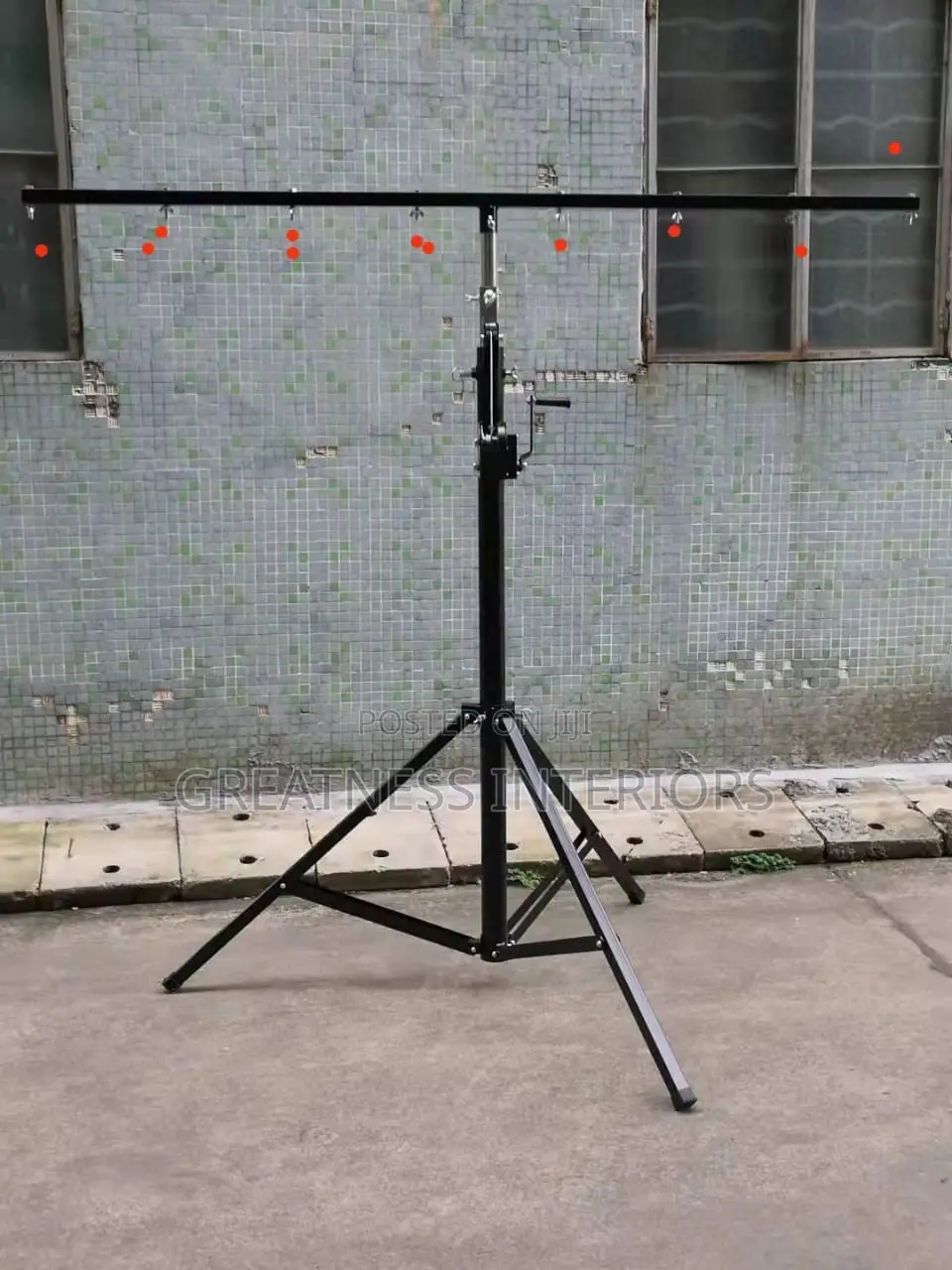 Trust Stand Carrier