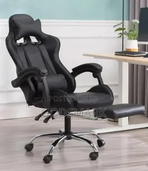 Gaming Chair Swivel in Black Colour.