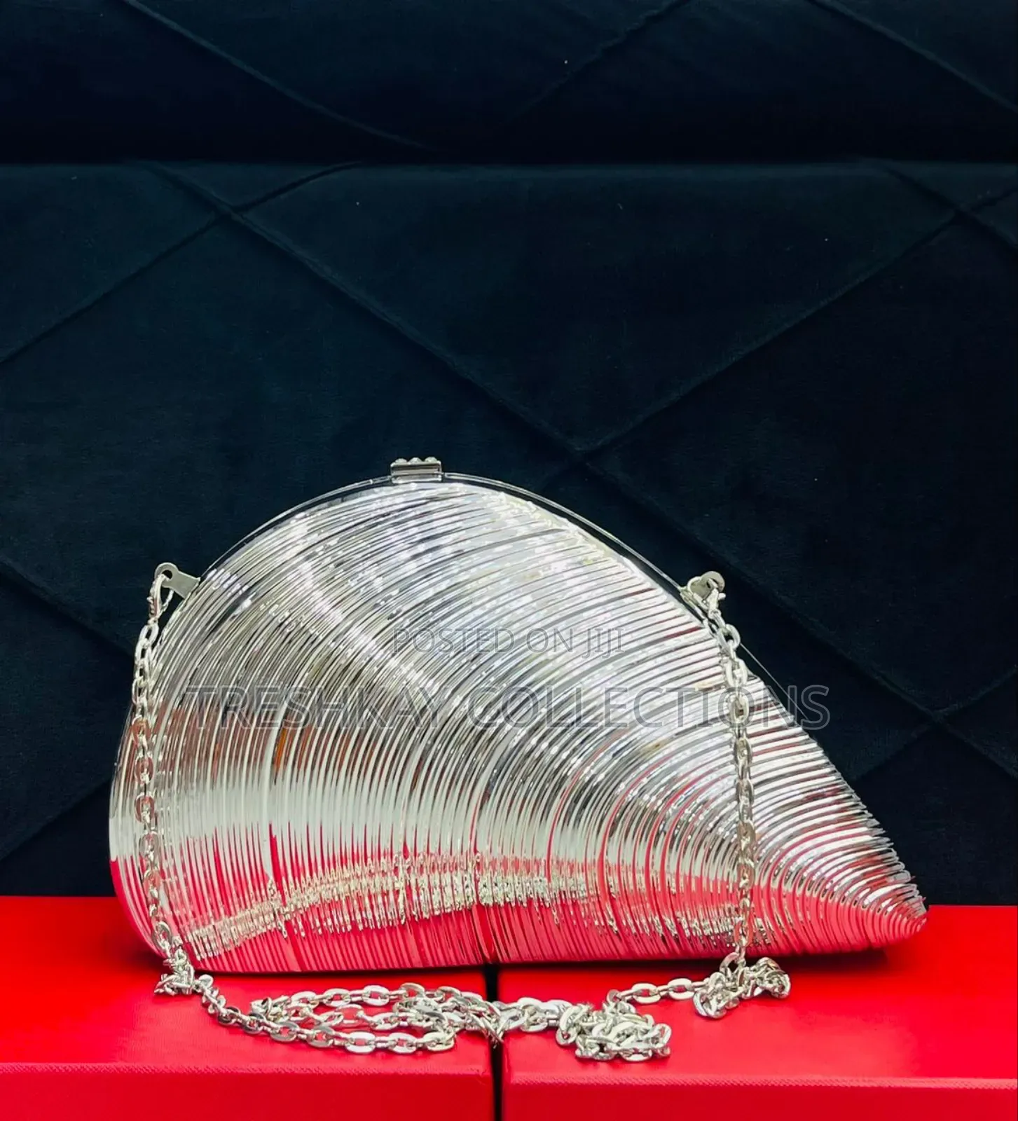 Stylish Quality Shell Clutch