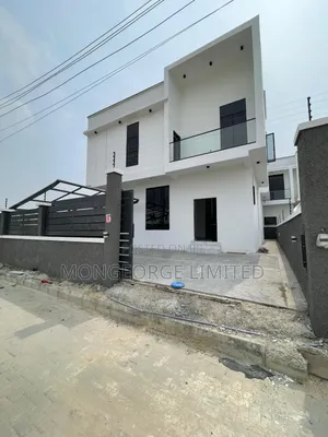 5bdrm Duplex in Chevron for sale