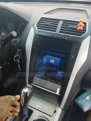 Photo - Ford Explorer Android Tesla