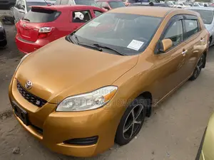 Toyota Matrix 2010 Gold