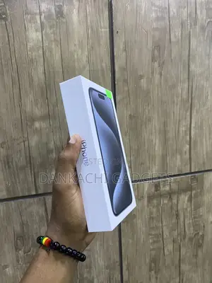 New Apple iPhone 15 Pro Max 256 GB Black