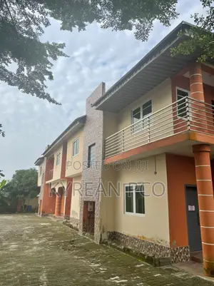 4bdrm Duplex in Ogombo for sale