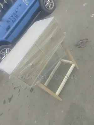 32 Inches Table