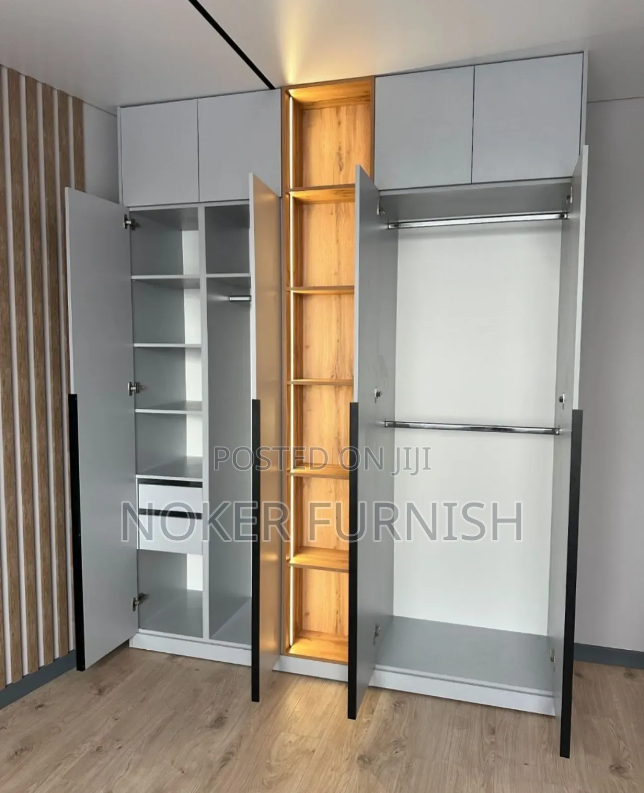 Quality Wordrob With LED Lights