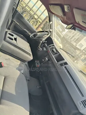Toyota HiAce 2016