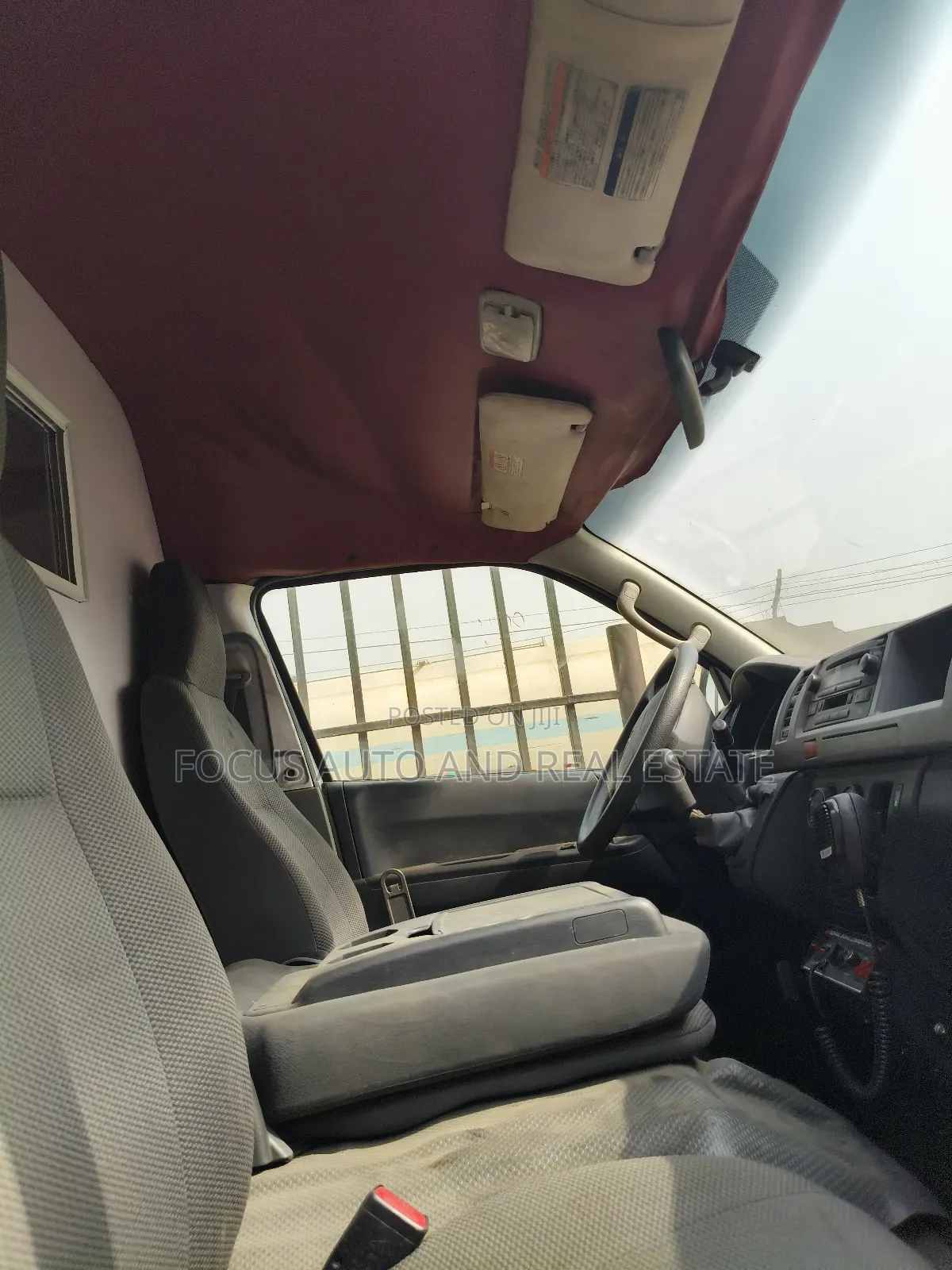 Toyota HiAce 2016