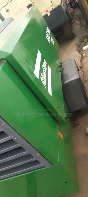 4 Cylinder Mobile Atlascopco Compressor
