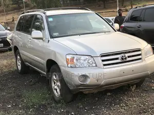 Photo - Toyota Highlander 2004 Silver