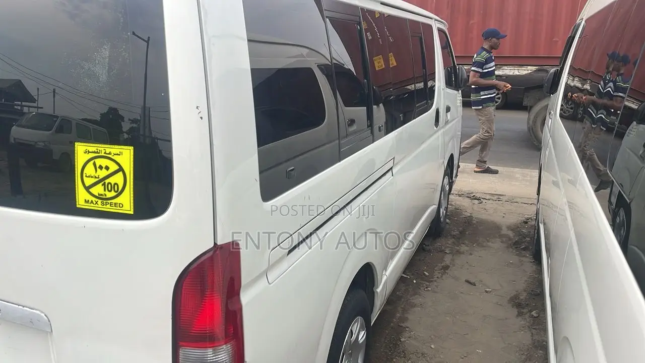Toyota HiAce 2008 White