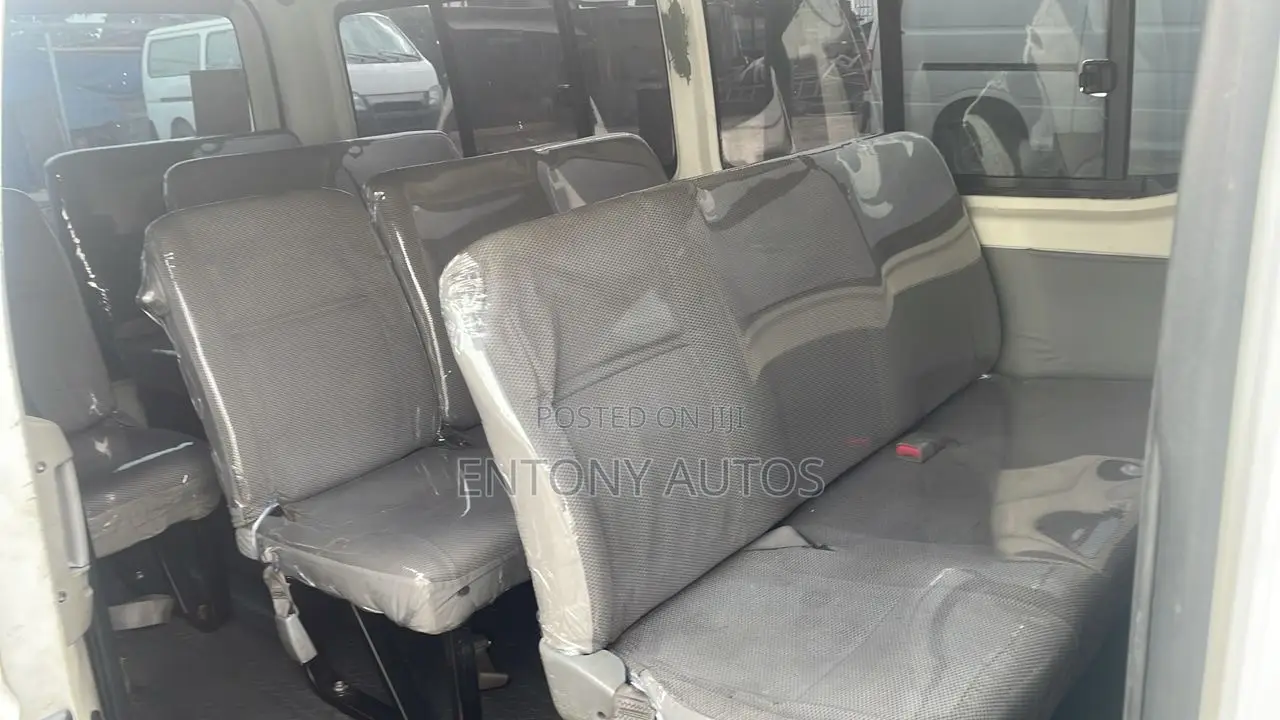 Toyota HiAce 2008 White
