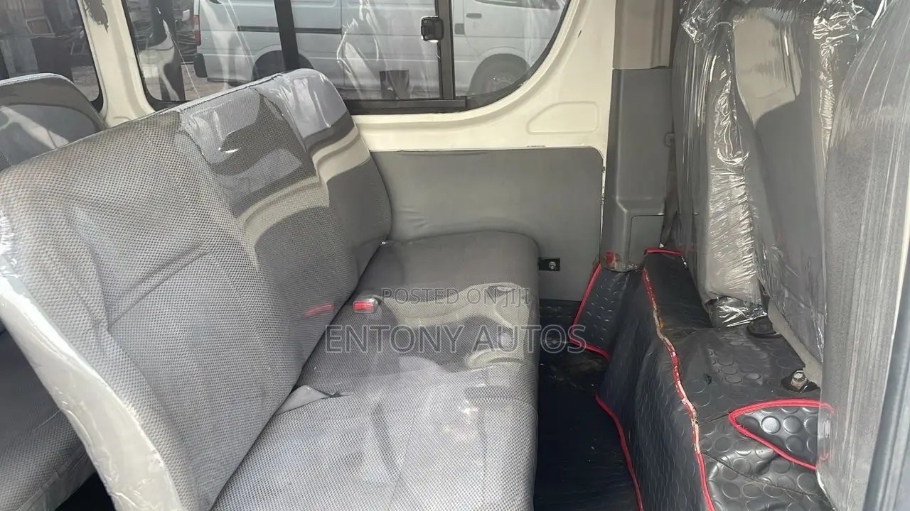 Toyota HiAce 2008 White